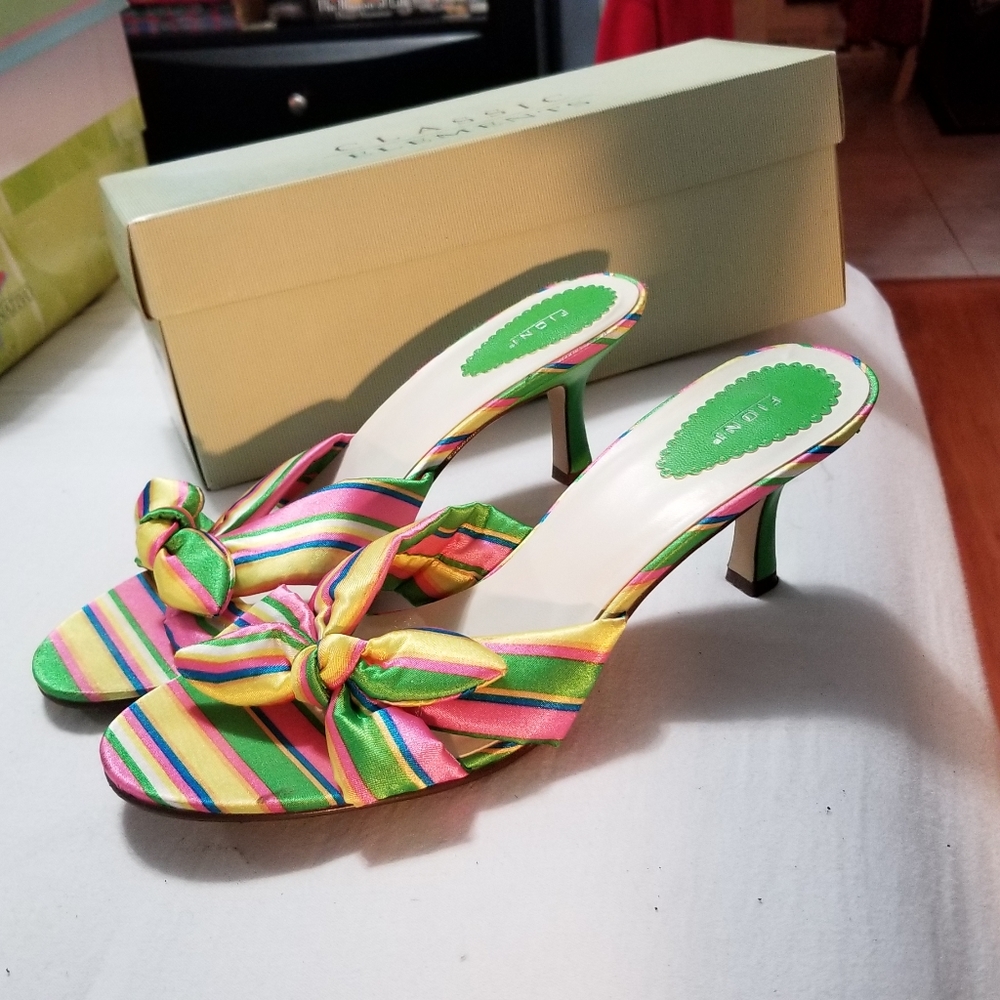 Women's shoes